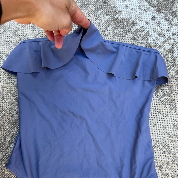 GNASH swim X U Bandeau One-
Piece Swimsuit 4 - Picture 3 of 6